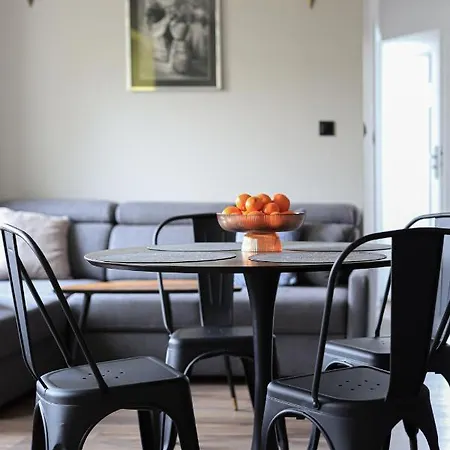 Sea Zone Apartament Przy Parku Διαμέρισμα